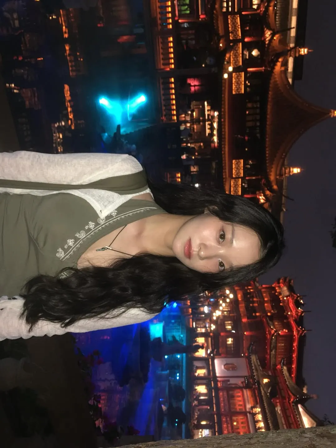 Kim Yi-kyung, aktris, Instagram, Shanghai, pemandangan malam