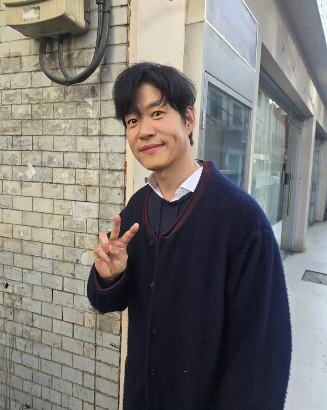 Namoo Actors Shares Yoo Jun-sang’s Warm Smile, Urges Viewers To Tune In