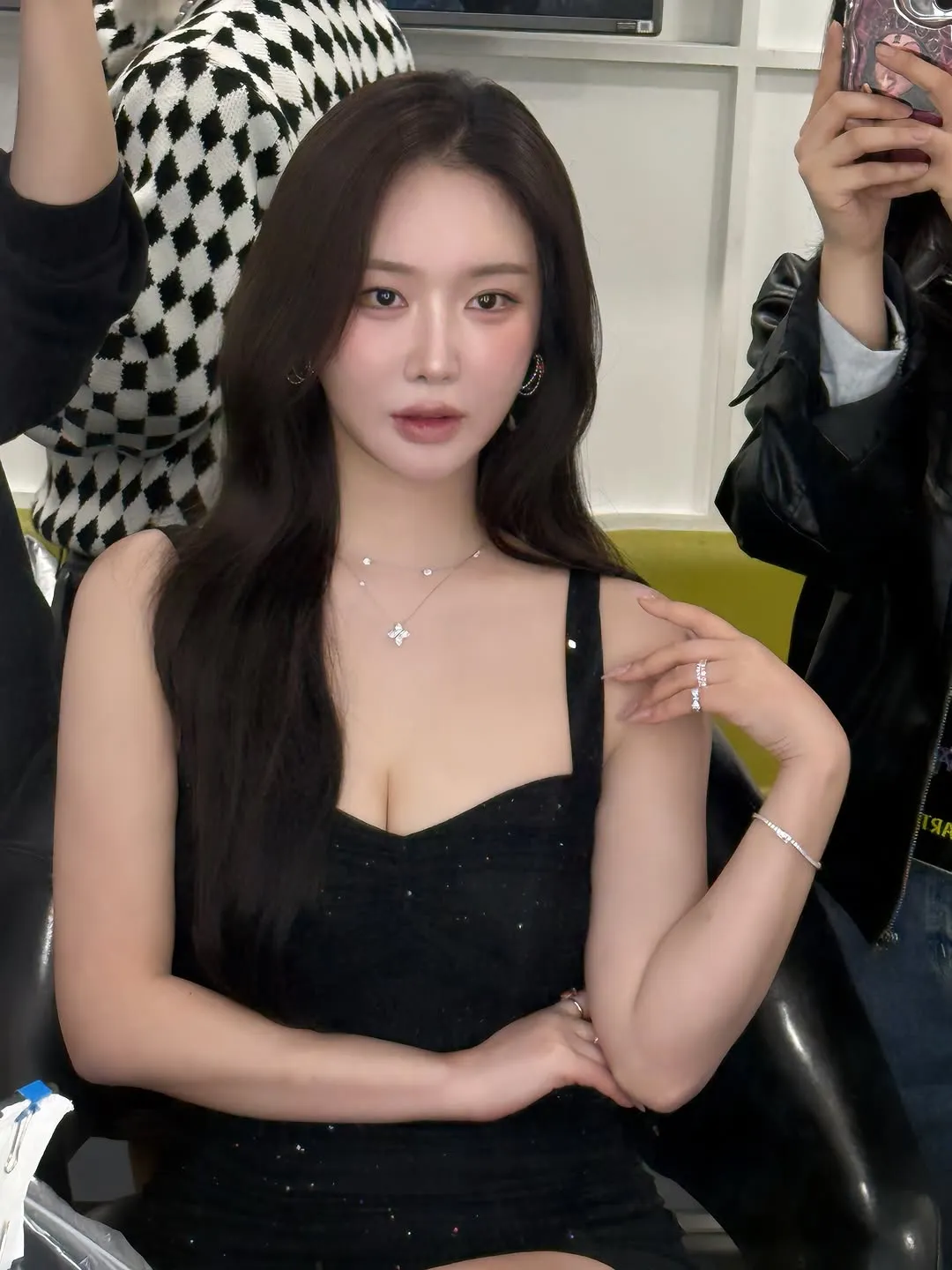 BBGIRLS, Minyoung, selfie