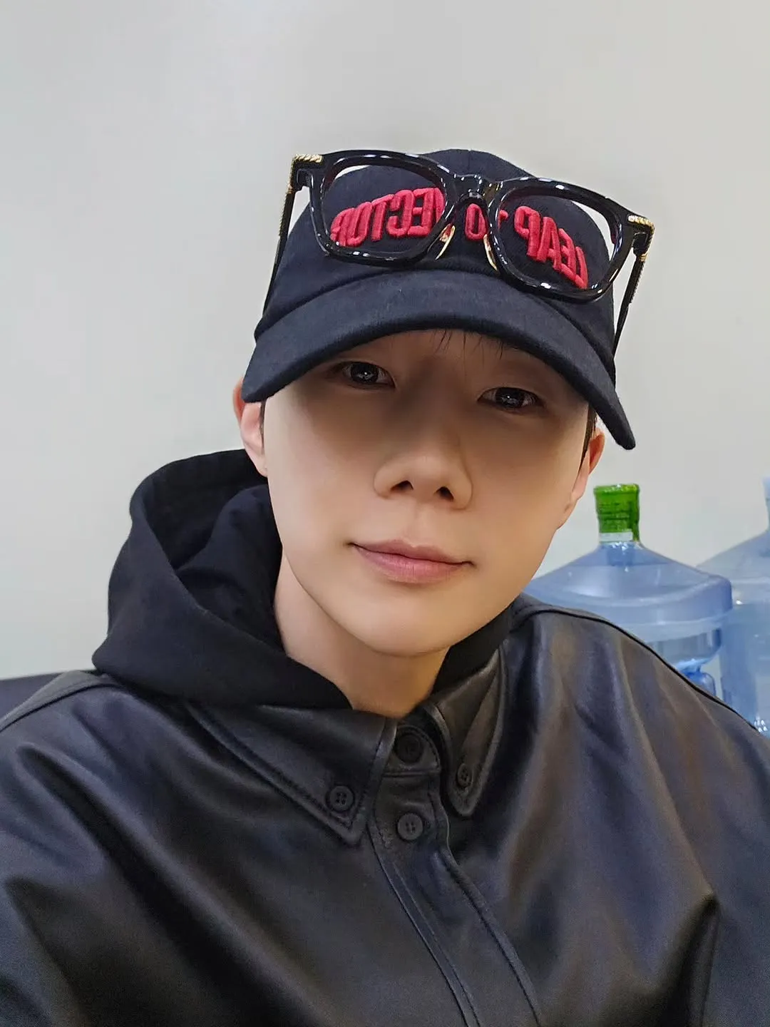 Sapaan Kim Sung Kyu yang mengusir Monday blues para penggemar