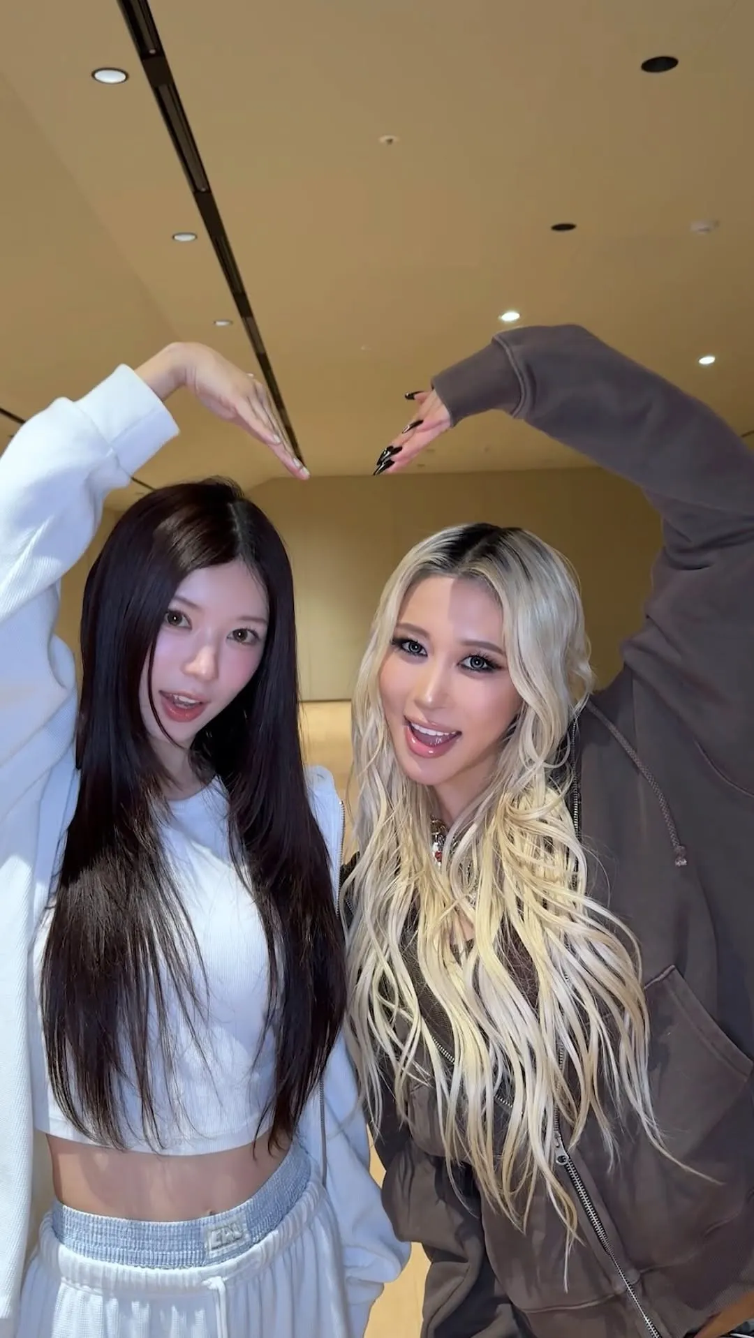 아름다운 아일릿, 다채로운 인스타그램 업데이트