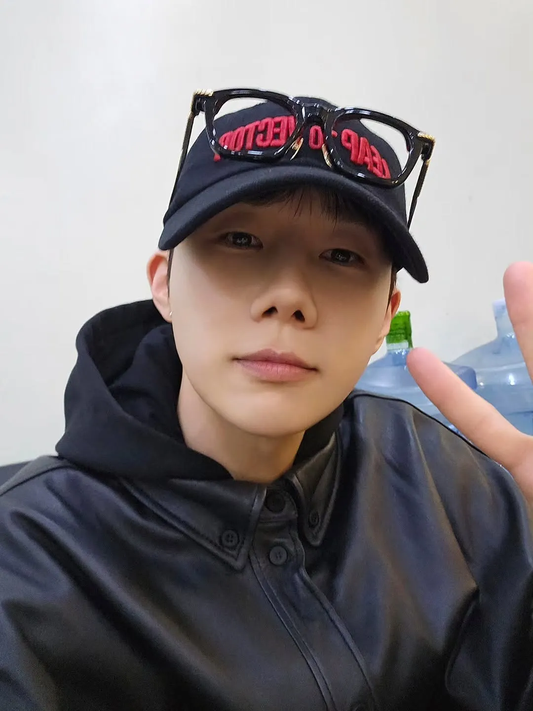 Kim Sung Kyu presume su lado hip hop y desborda encanto