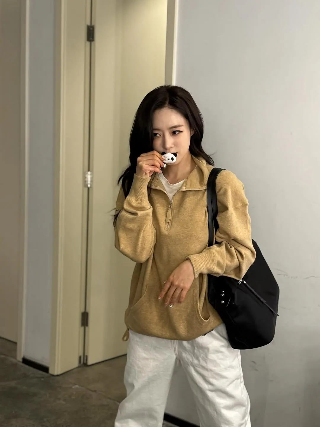 귀여운 매력의 함은정, 일상 속에서 빛나다