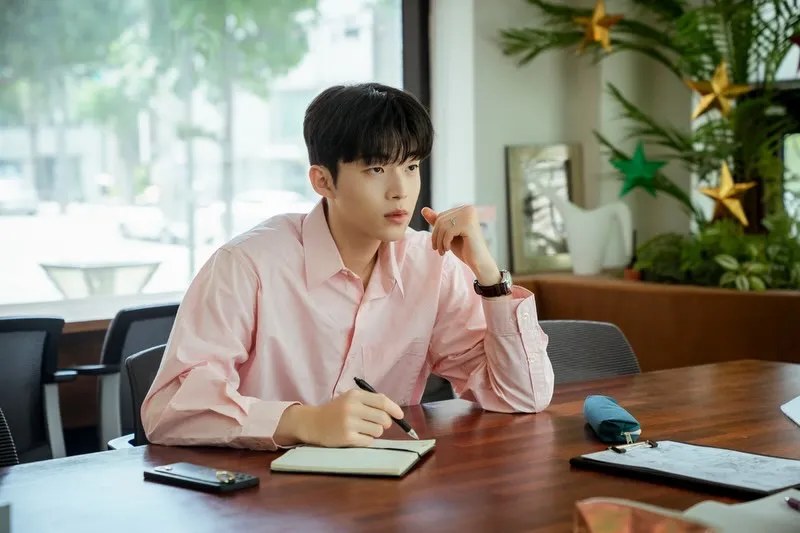 คิมคังมิน, นักแสดง, ขอโทษที่สารภาพรัก, การรับราชการทหาร, นักเขียนเว็บตูน