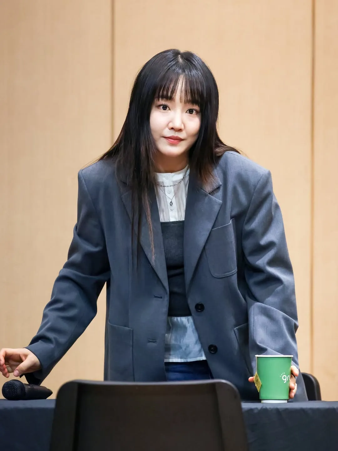 “叫我尹河前辈” 尹河发布可爱Instagram更新