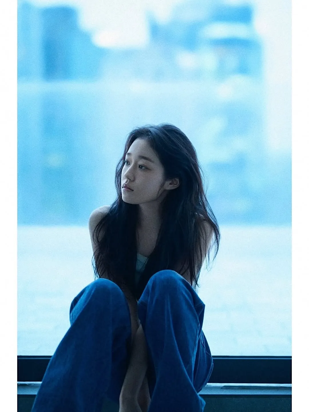 Roh Yoon-seo revela um charme inesperado com fotos cheias de sensibilidade