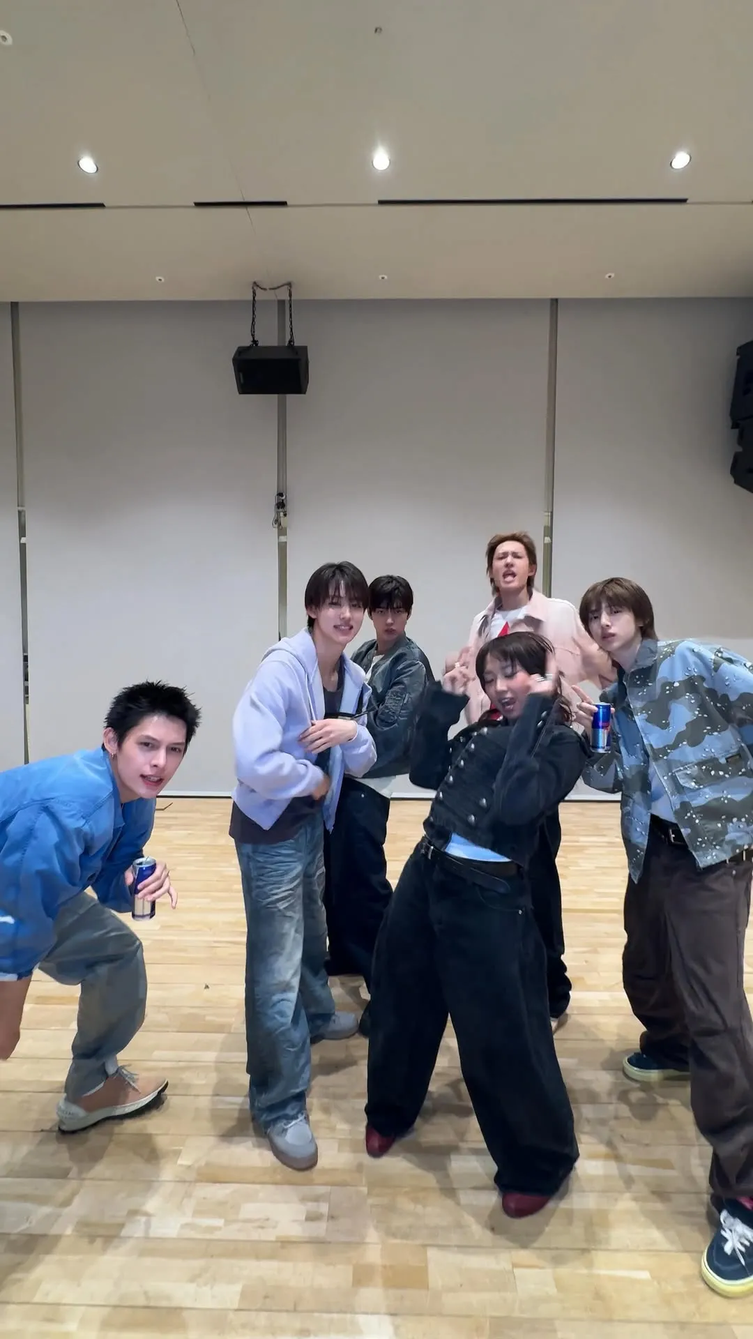 Cortis tampil energik, ungkap penampilan baru di Instagram