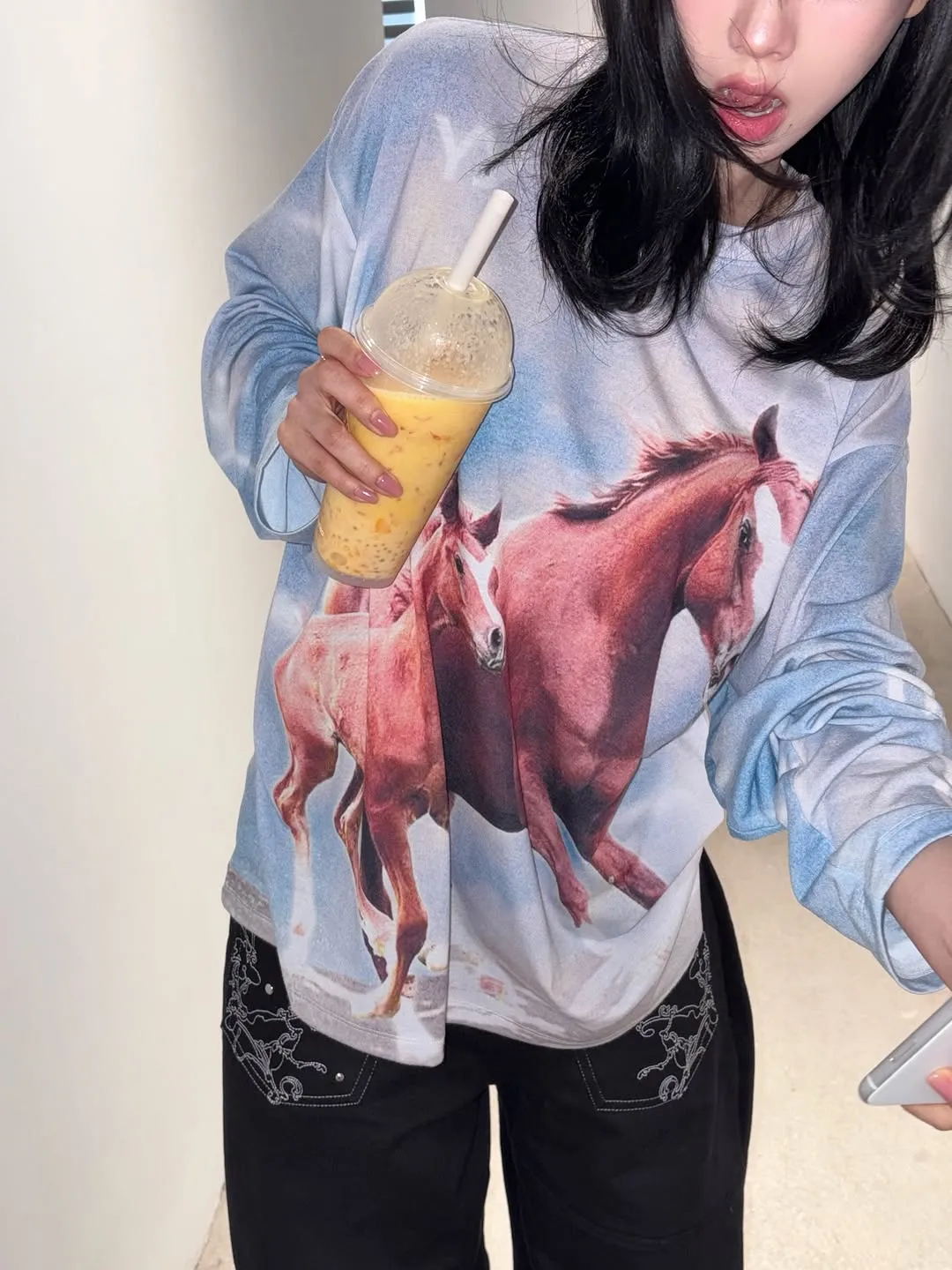 展現帥氣風采的 aespa Karina，更新 Instagram