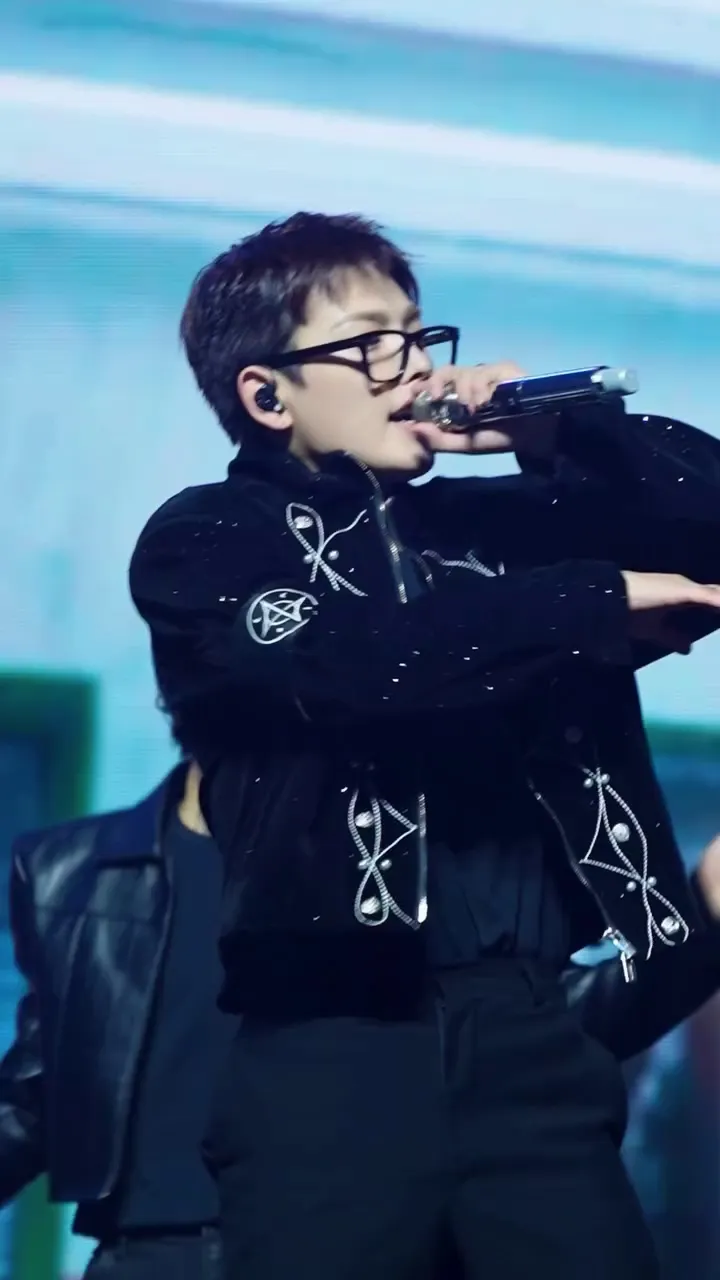 ATEEZ, nhóm idol, chuyến lưu diễn thế giới