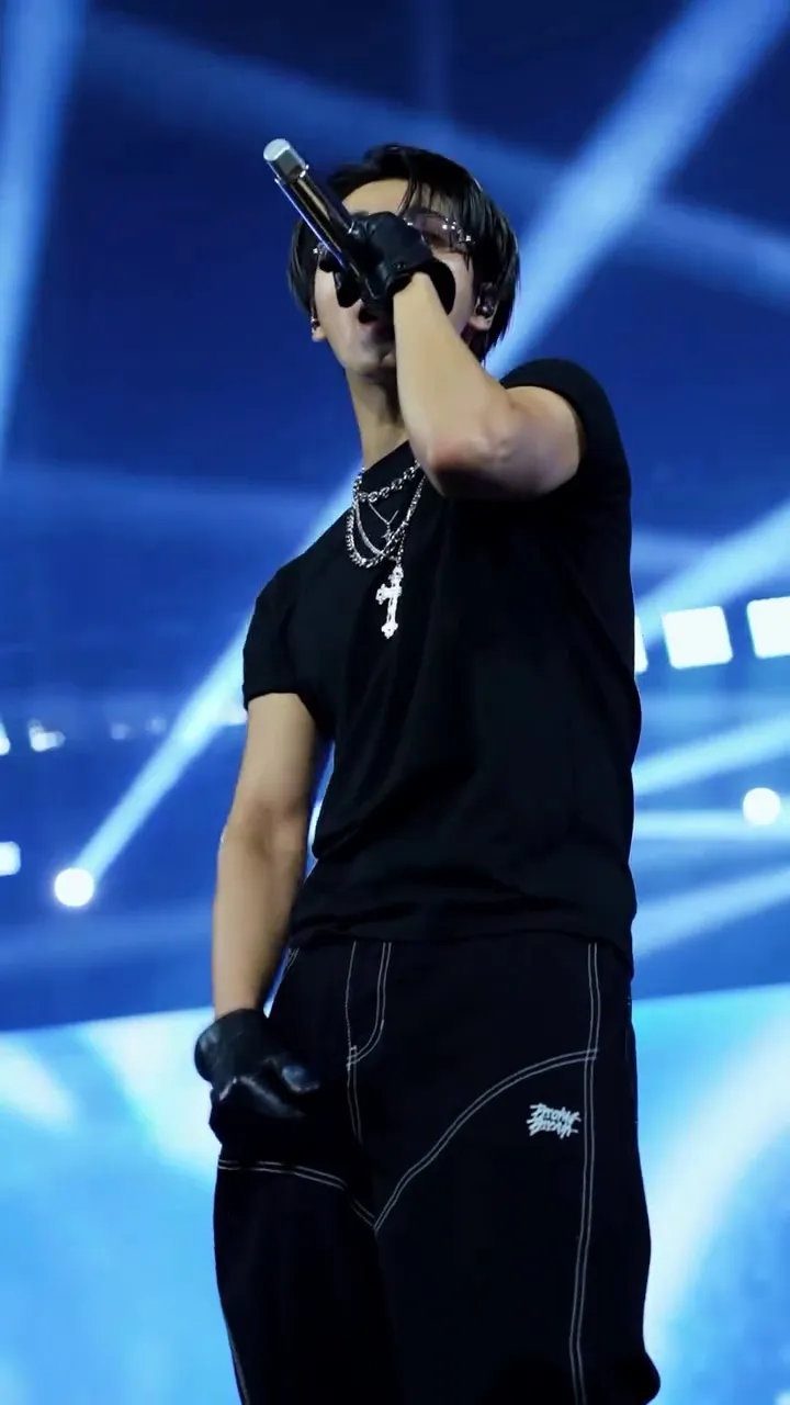 ATEEZ, nhóm idol, chuyến lưu diễn thế giới