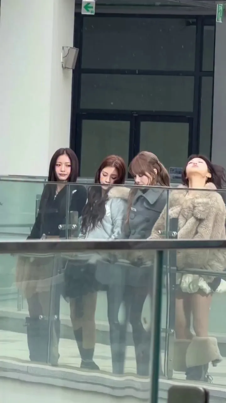 Baby Don’t Cry, Instagram, 更新