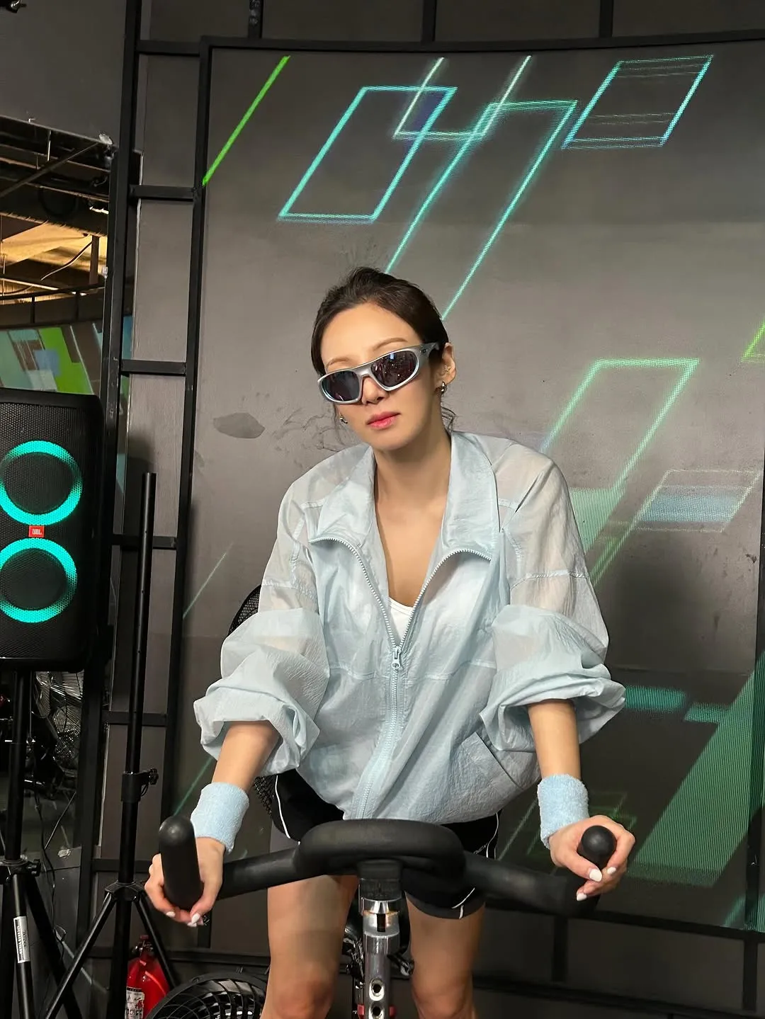 “气喘瞬间”的少女时代孝渊，挑战High Five！