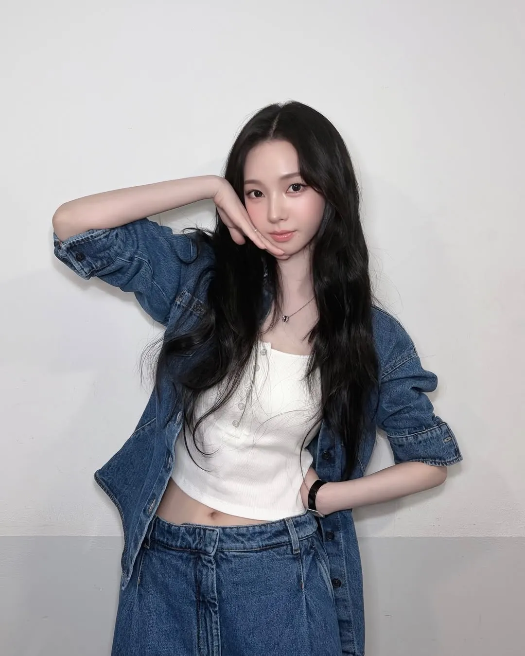 Karina (aespa) hé lộ bữa tiệc sinh nhật đặc biệt