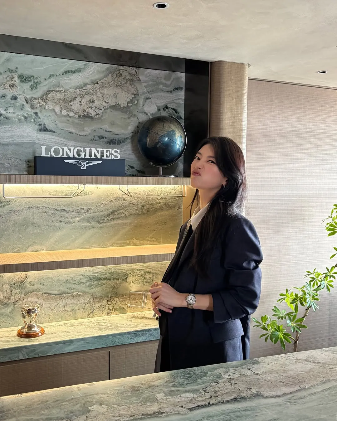 Suzy, Aktris, Longines