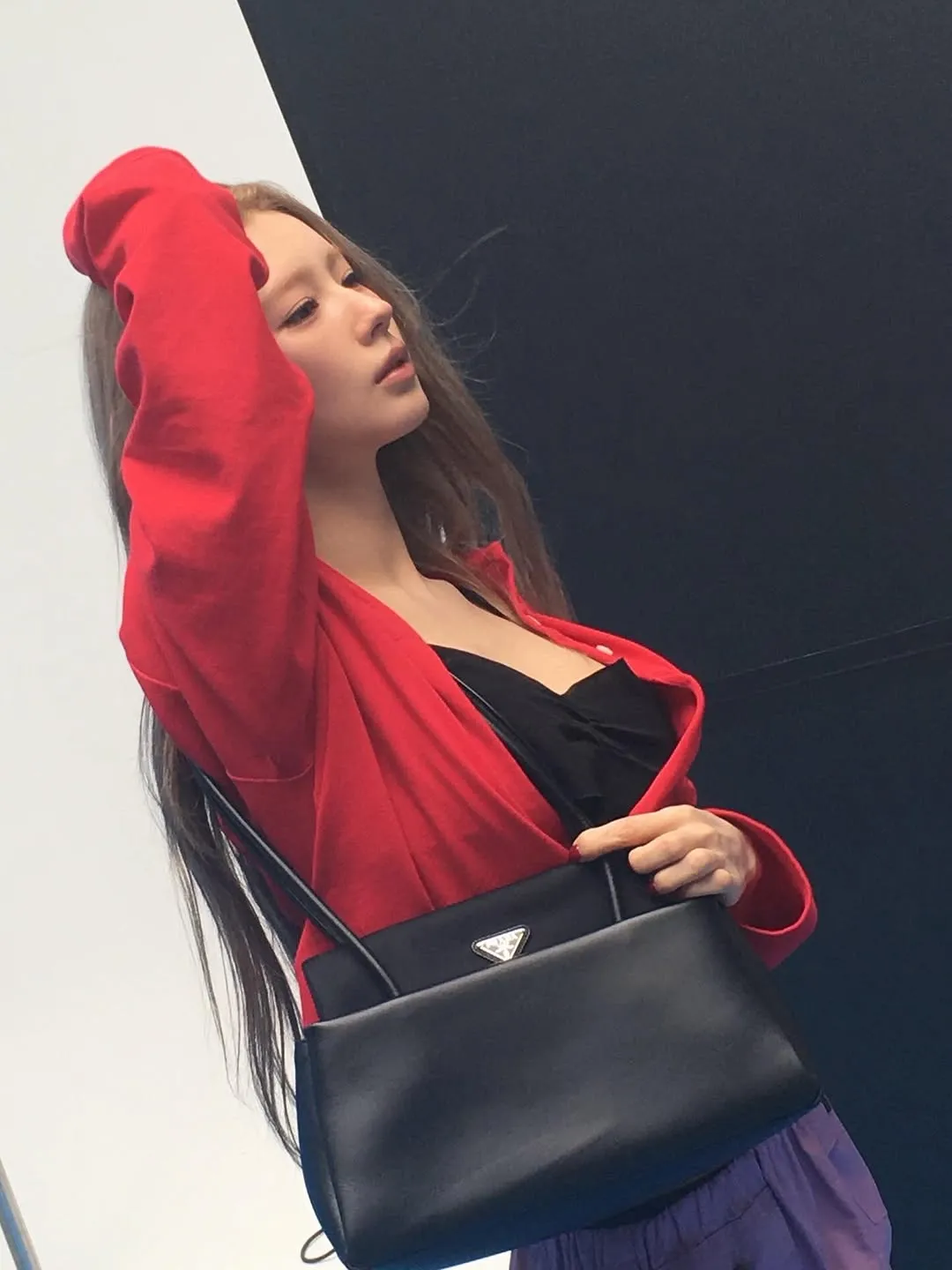 Miyeon Tampil Memukau dengan Styling Bersama Prada