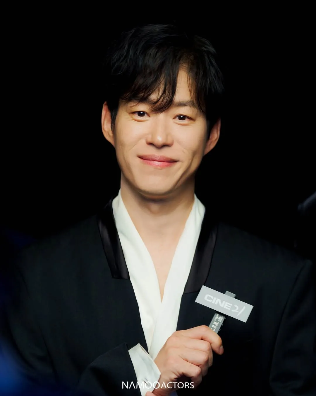 Yoo Jun-sang, nhạc kịch, Cine21, chụp hình, hậu trường