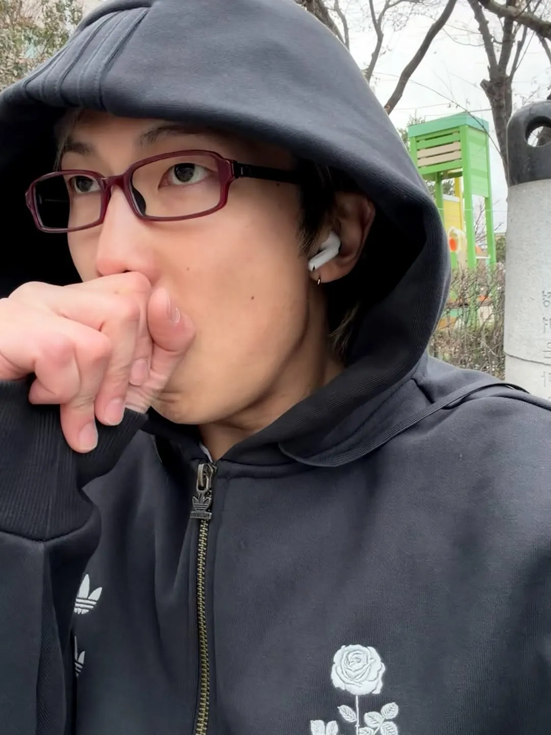 “Đi bơi nào” RM (BTS) khoe khoảnh khắc đời thường thư thả