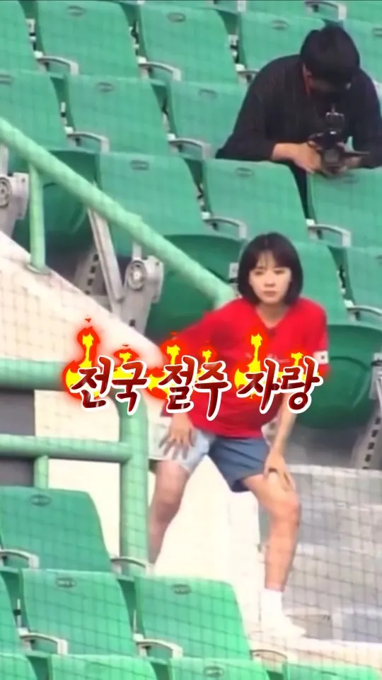 Kim Min-a Drops Candid "Status Report" On Instagram, Fans Rally With Support