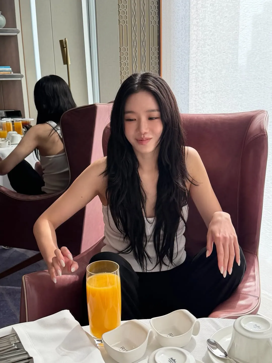 Park Gyu-young toát lên vẻ trong trẻo, chinh phục trái tim người hâm mộ trên Instagram