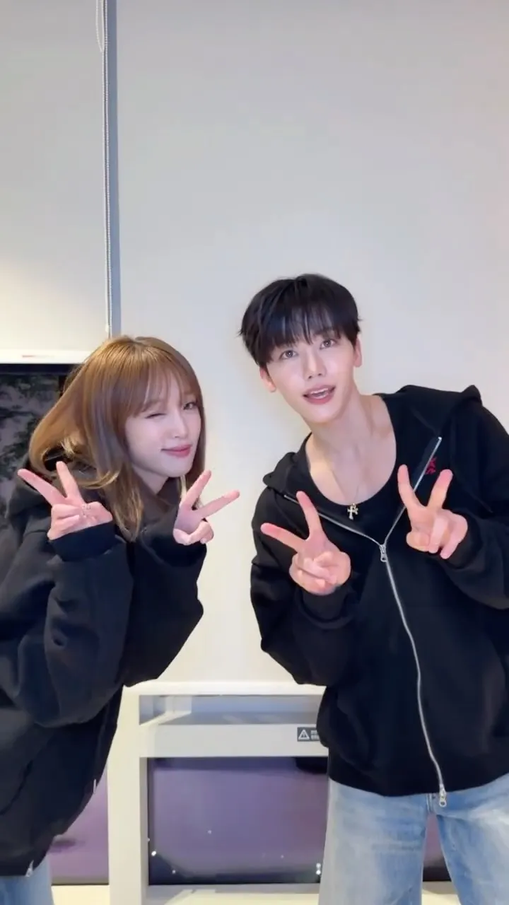 Choi Yena Tersenyum, Pembaruan Instagram yang Memikat