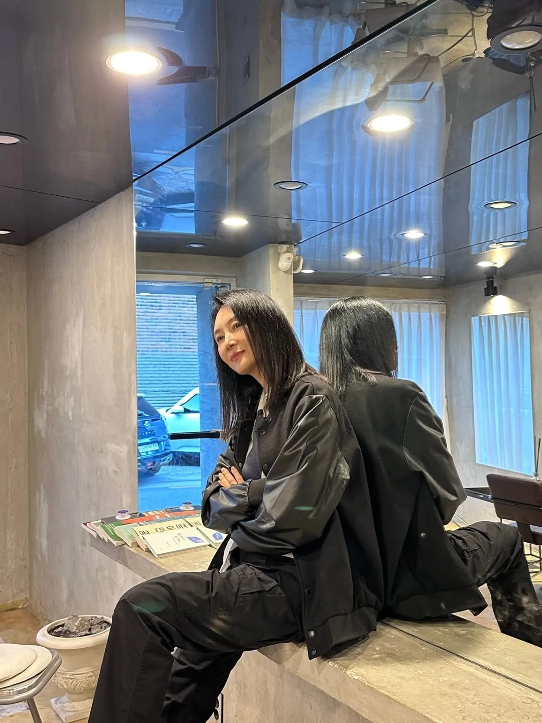 Chae Shi-ra tampil elegan, ungkap kabar terbaru di Instagram