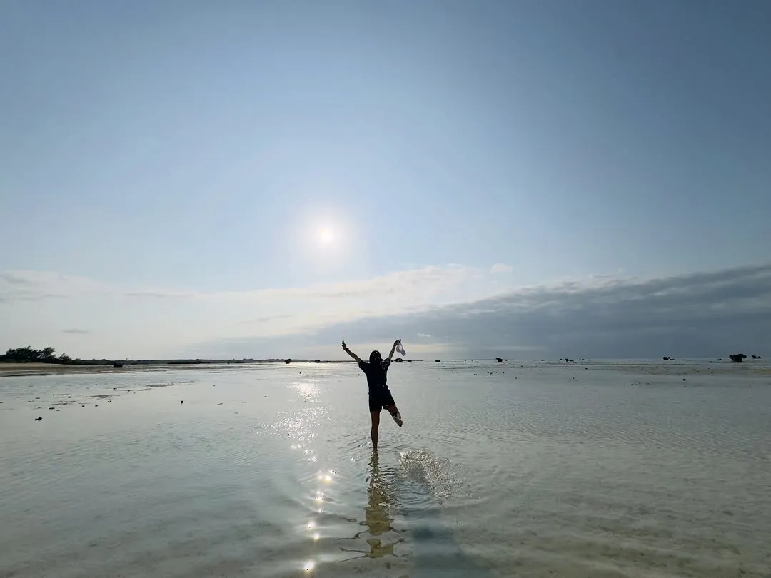 Younha tận hưởng kỳ nghỉ, hòa mình vào thiên nhiên