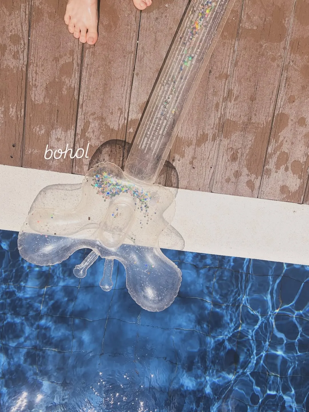 “Sức hút tươi mát” Han Chae-a mỉm cười tại hồ bơi