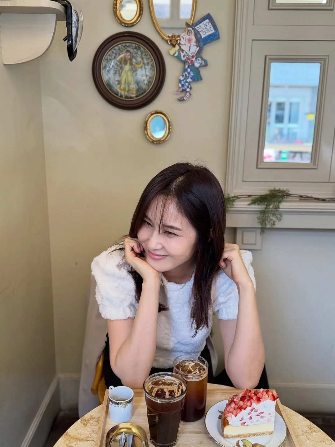 张嘉贤, 演员, Instagram