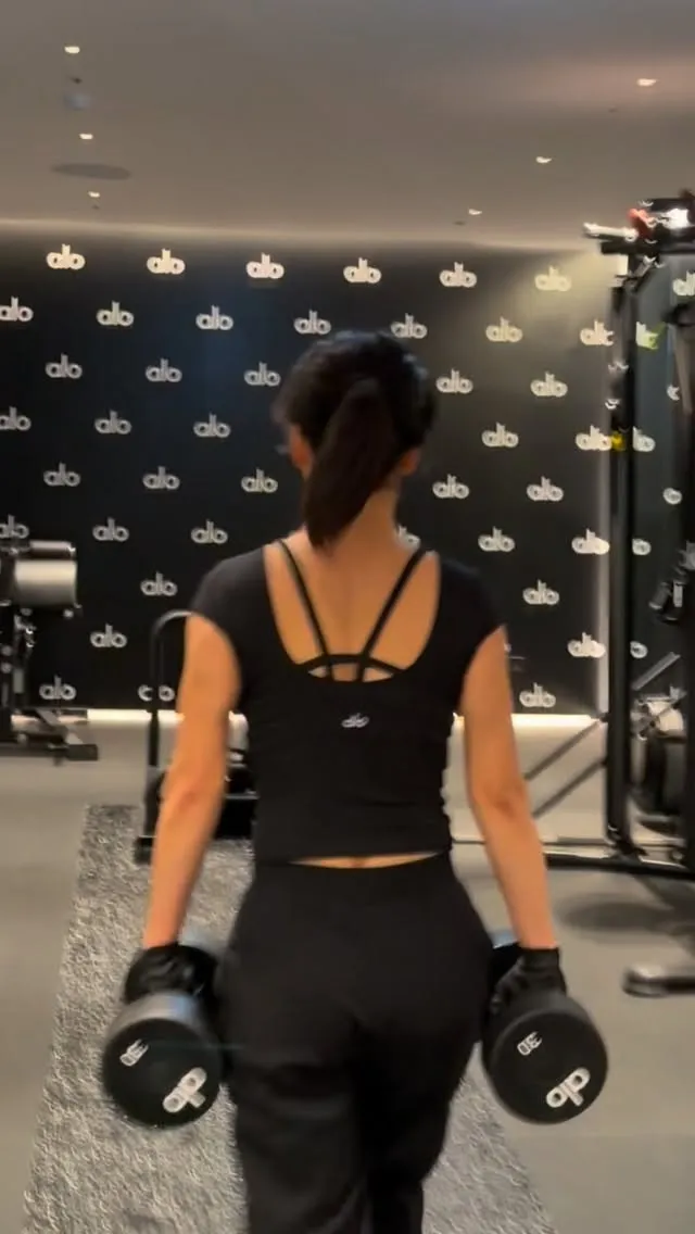 Jung Hye-young yang menyentuh hati, momen olahraga spesial bersama anjingnya