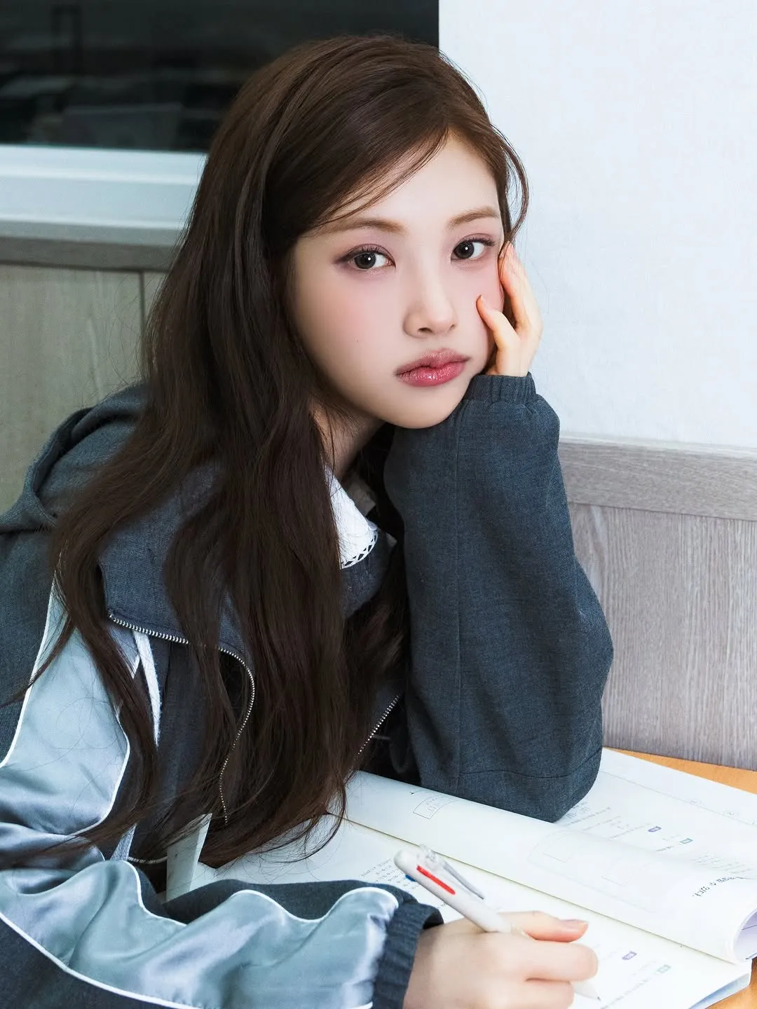 Baby Don't Cry tampil emosional, pembaruan di Instagram