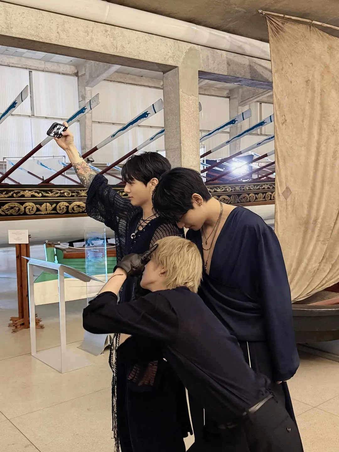 Emocionante: BTS oficial cumprimenta com selfie