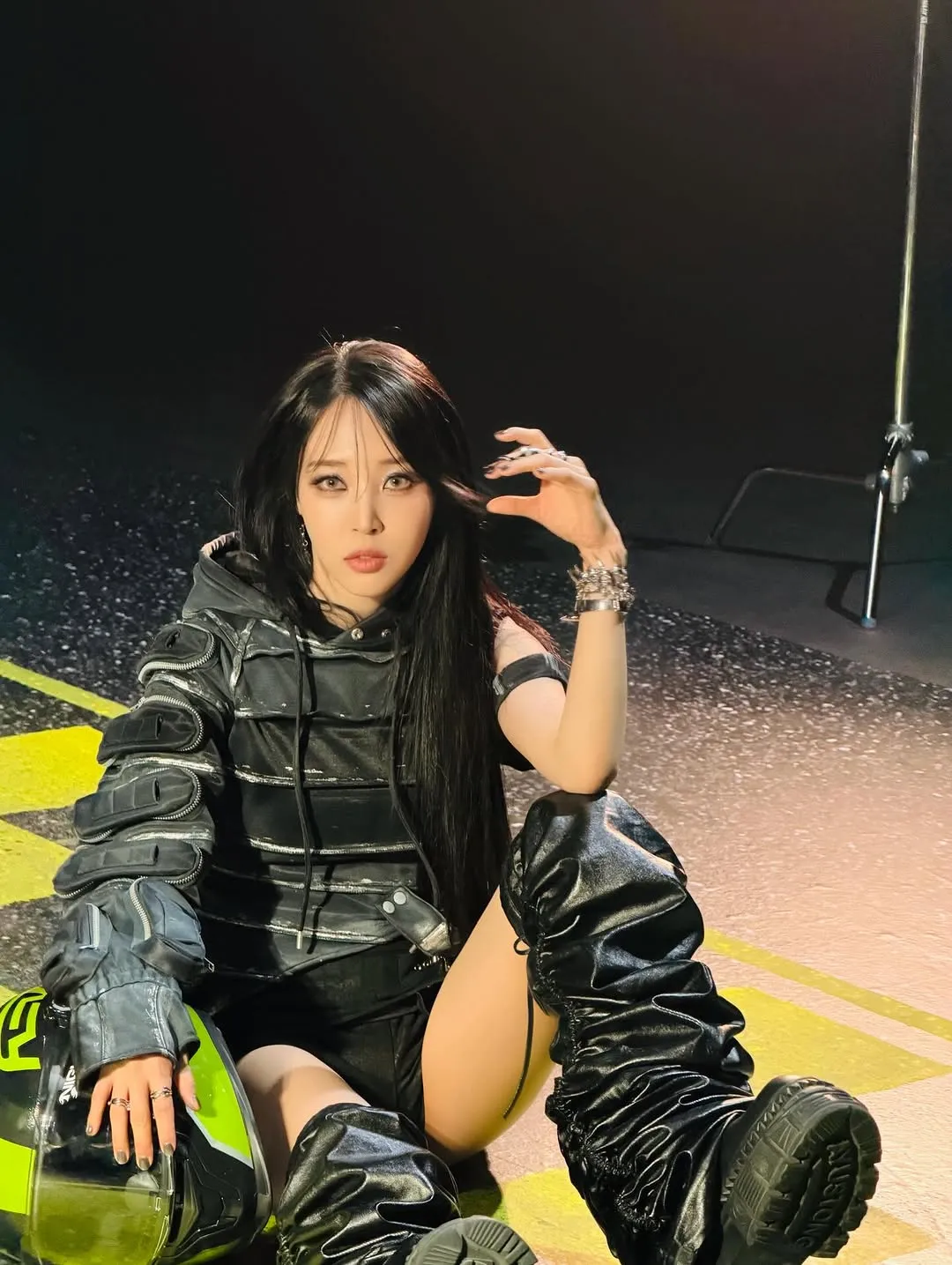 Moonbyul, Penyanyi, Instagram