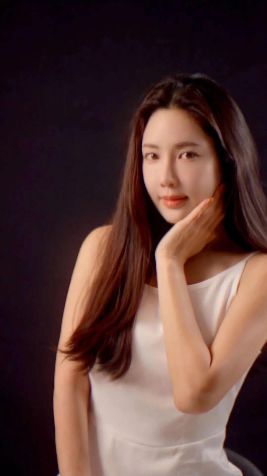 Chae Eun-jung khuyên dùng thiết bị làm đẹp tại nhà