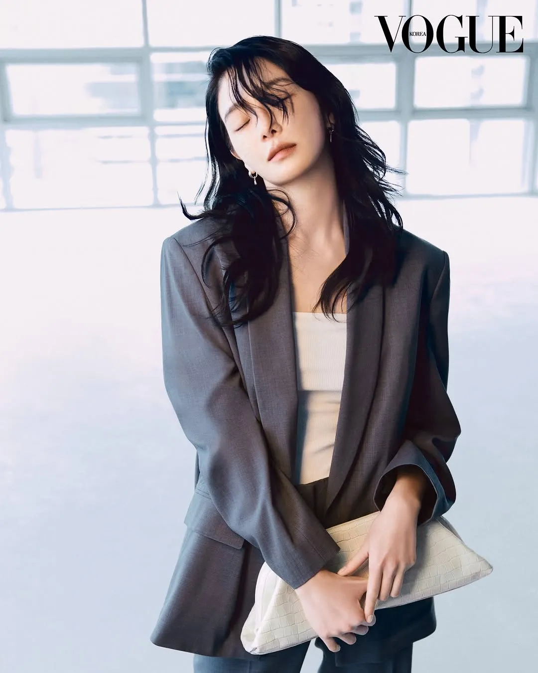 上品な美しさ、パク・ギュヨンがインスタ更新