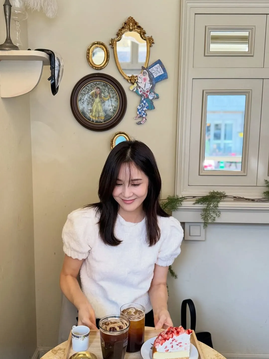 张嘉贤, 演员, Instagram