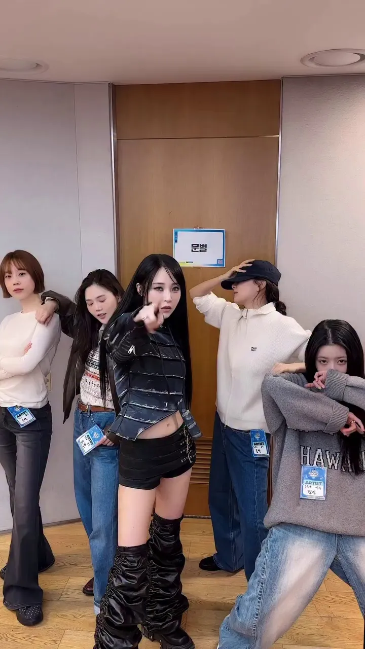 Moonbyul, MAMAMOO, unggahan