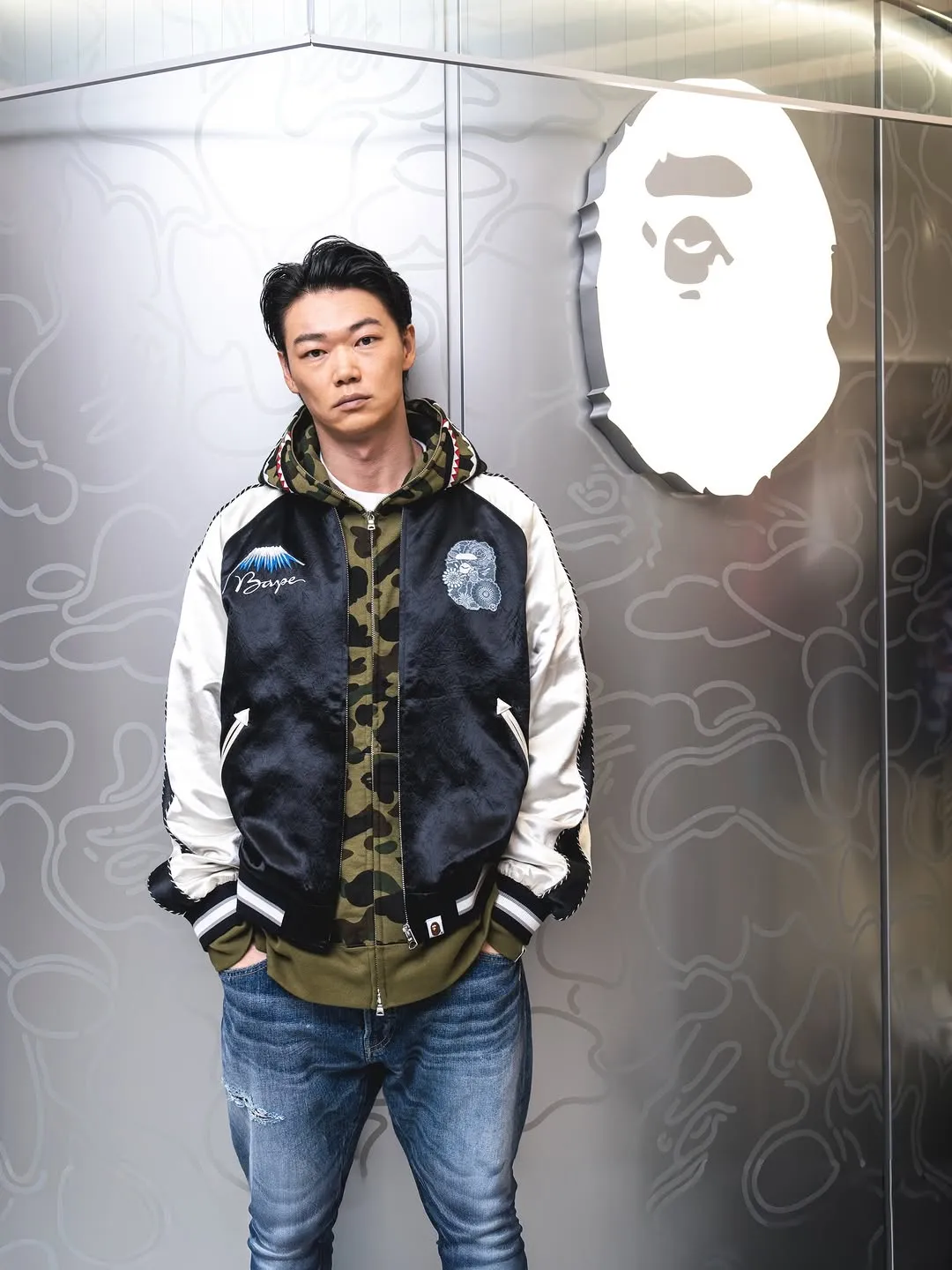 매력적인 카사마츠 쇼, 오사카 방문기로 팬들 사로잡다