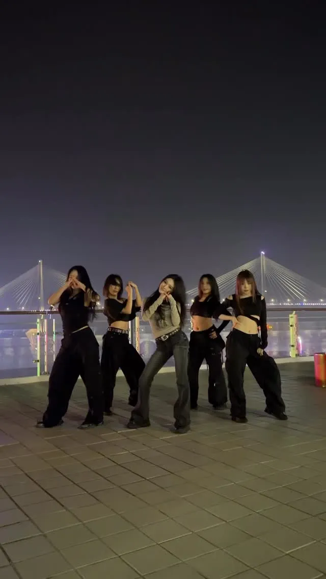 Chungha tỏa sáng với vũ đạo "대추노노"