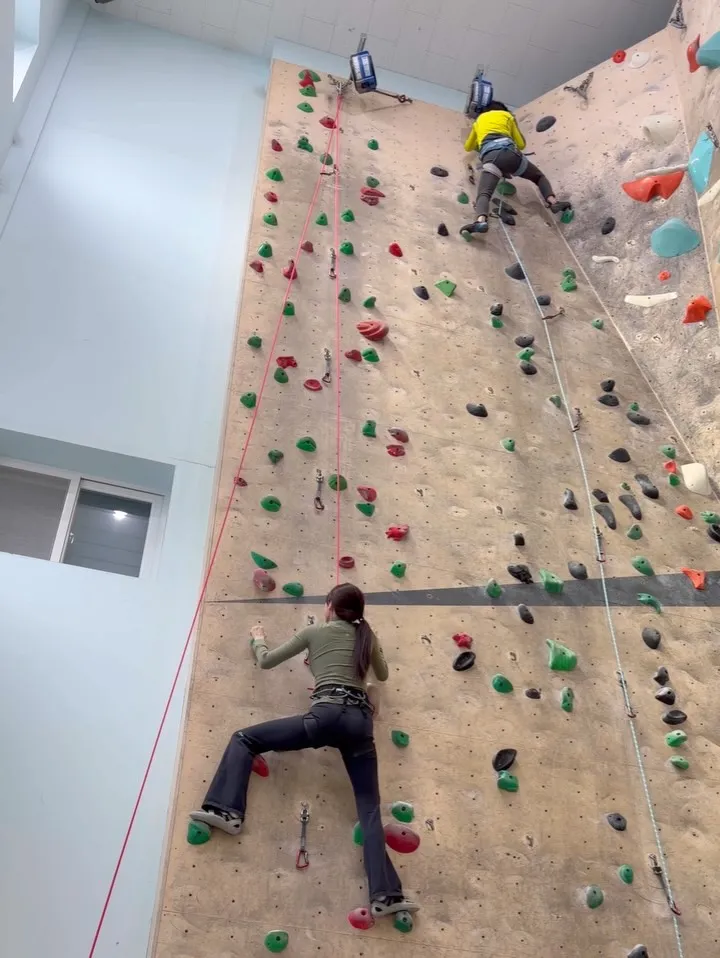 ナインミュージス ムン・ヒョナ, 歌手, クライミングに挑戦