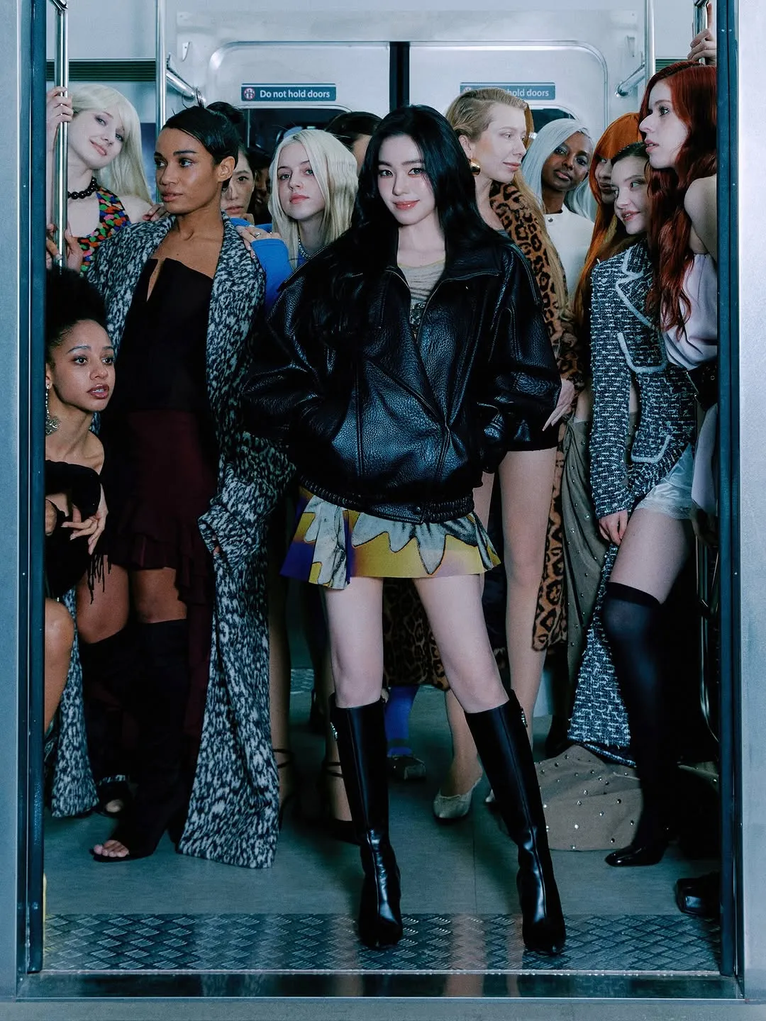 Irene esbanja elegância ao promover o novo álbum 'Biggest Fan'