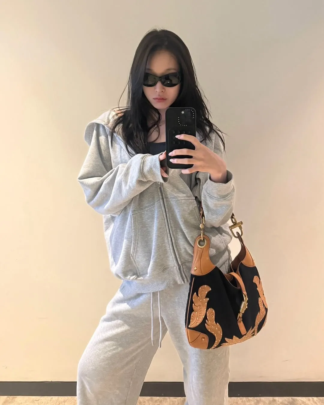 올데이 프로젝트 애니, 업데이트, 인스타그램