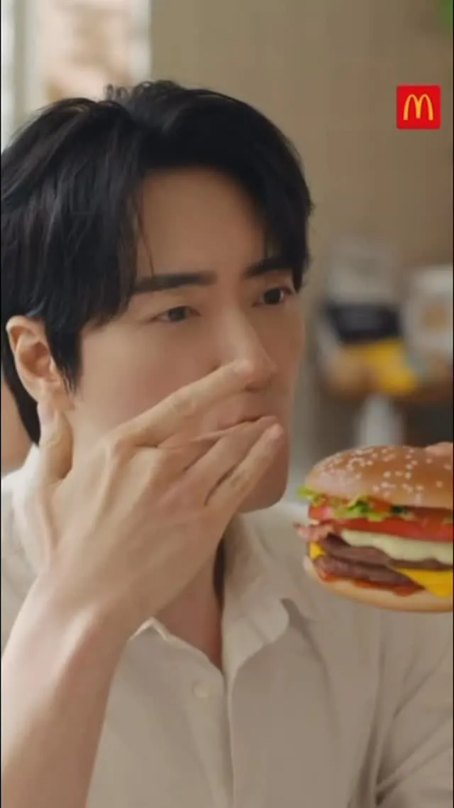 Lee Jun-hyuk conquista con su encanto en el comercial de McDonald's