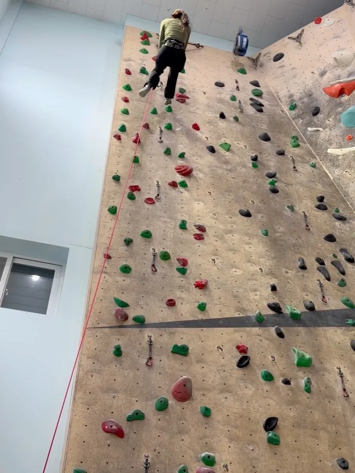 ナインミュージス ムン・ヒョナ, 歌手, クライミングに挑戦