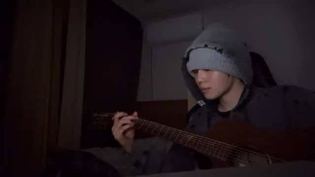 ZEROBASEONE, guitar, performance, Han Roro, Kim Taerae