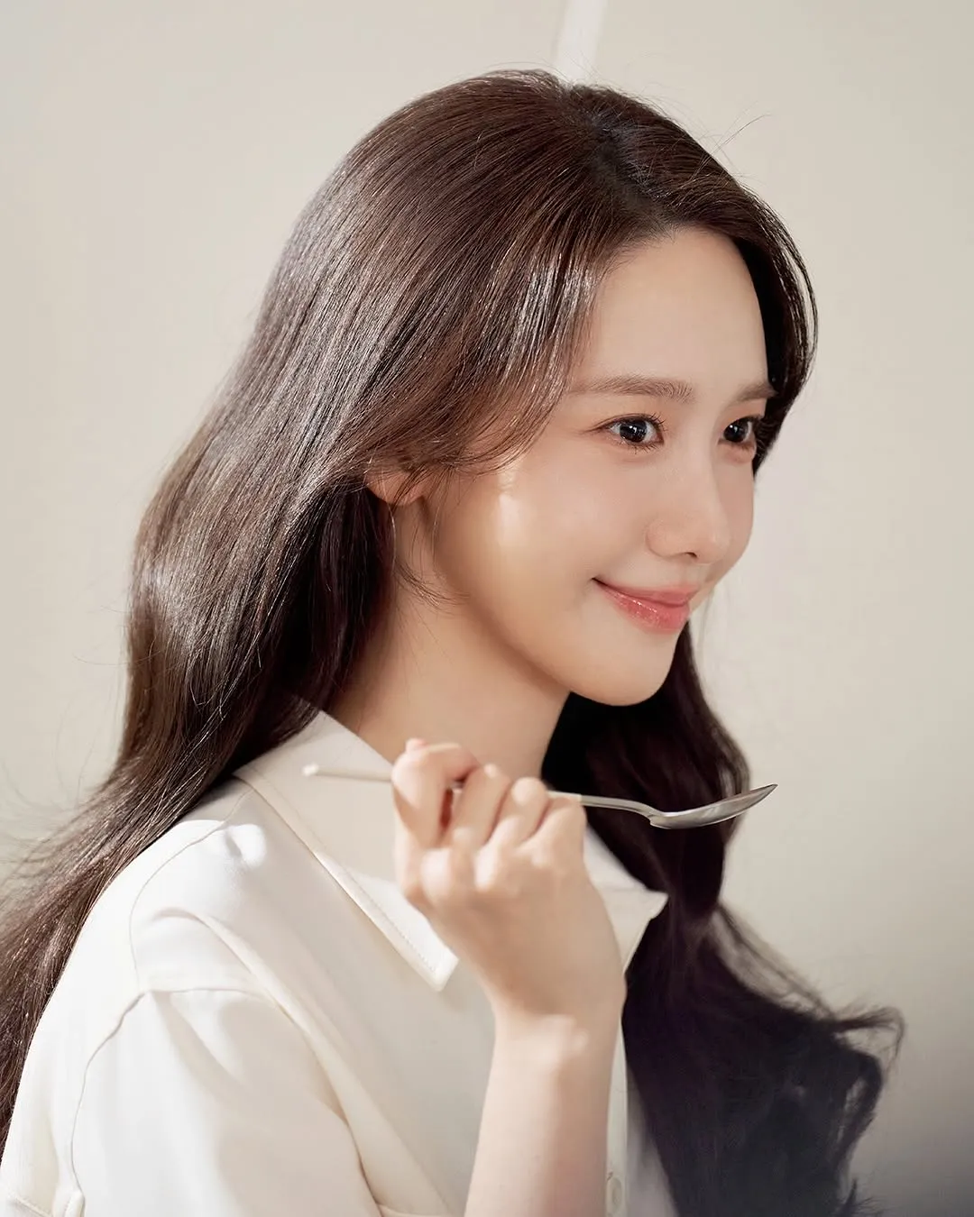Im YoonA, LIMYOONA, Chung Jung One, pictorial, official account