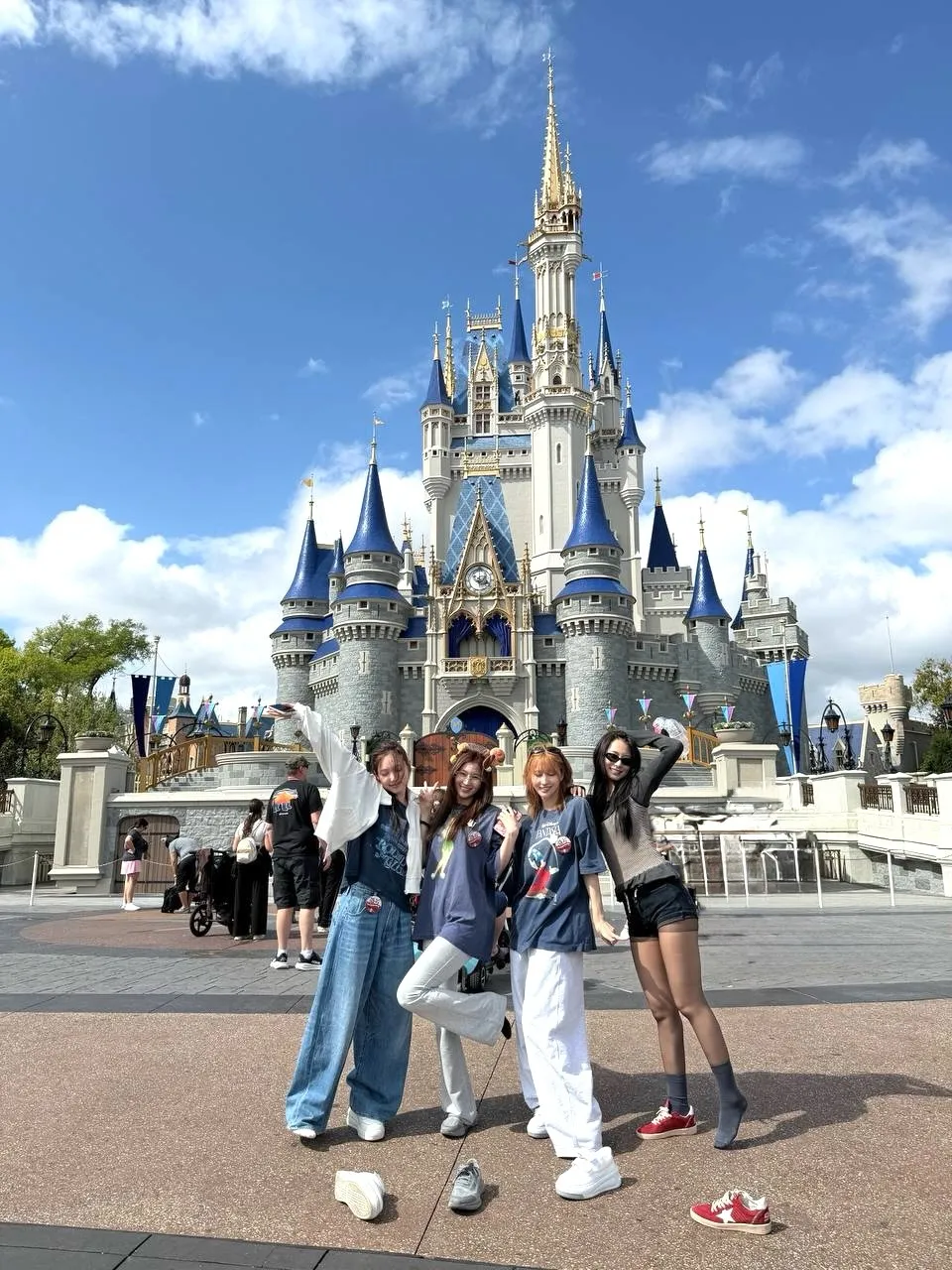 TWICE, Sana, Disney World, daily life, travel