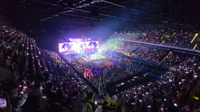 IVE, official, Kuala Lumpur, performance, K-pop