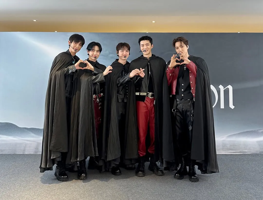 EXO, fans, photo, EXO, communication