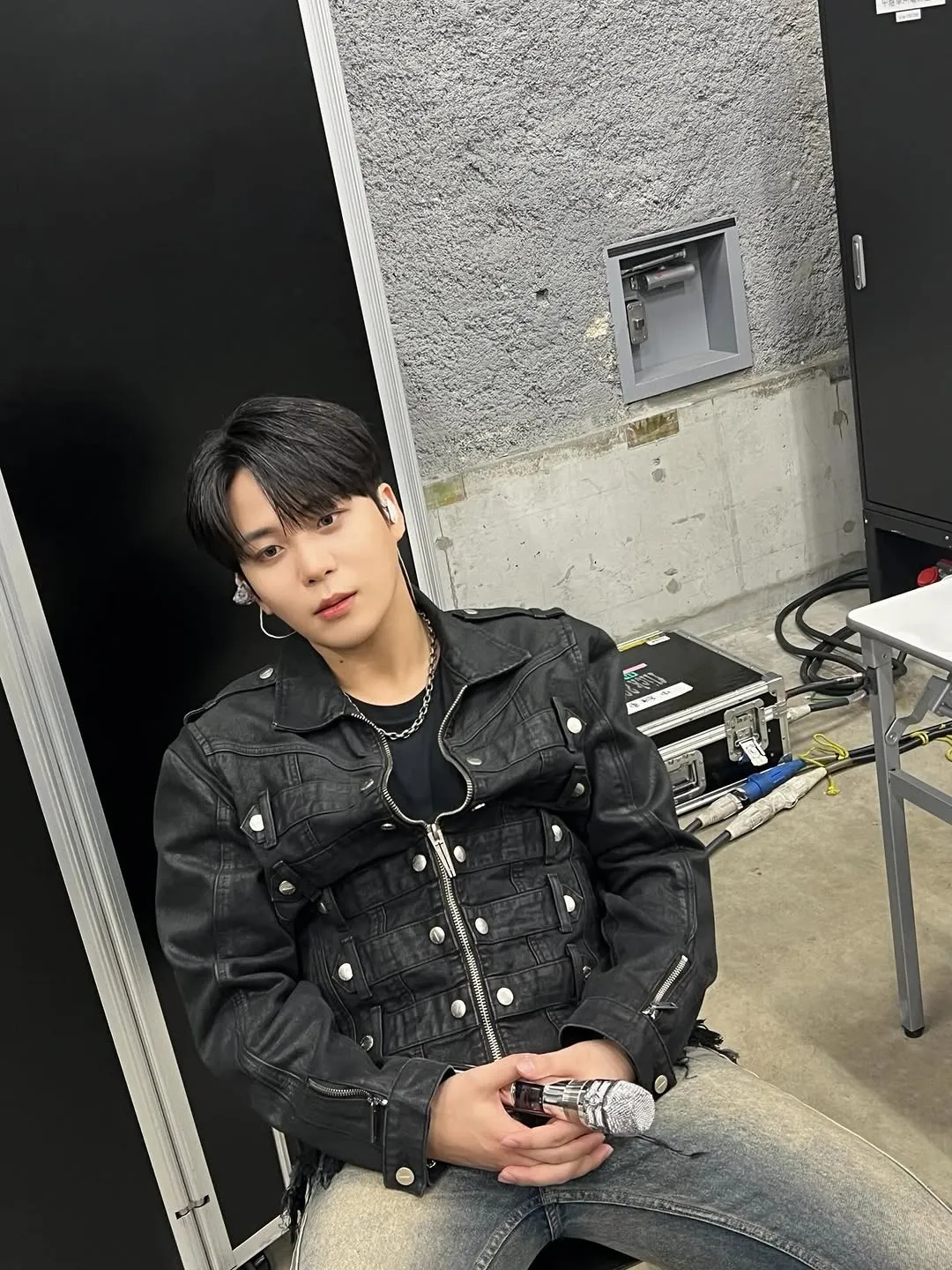 ATEEZ, Jongho, rest, fatigue, style