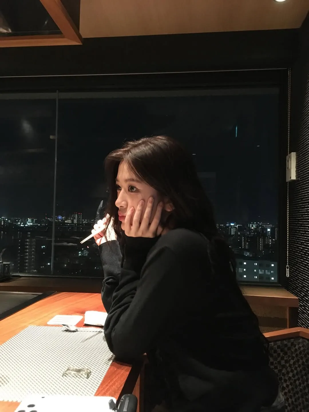 IVE, An Yujin, gold dust, remark, Instagram